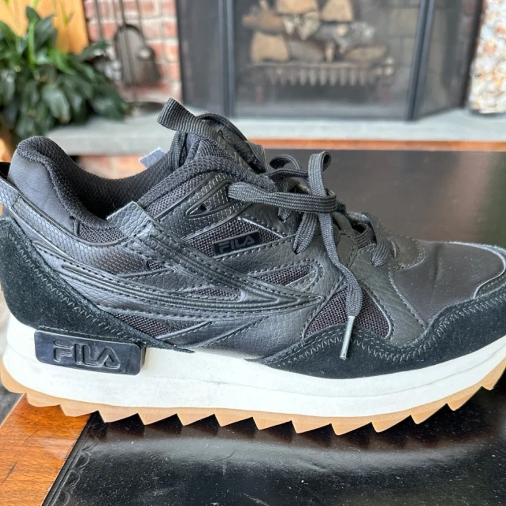 Fila Leather Sneakers Sandenal Orbit Black Size 9 Great Condition